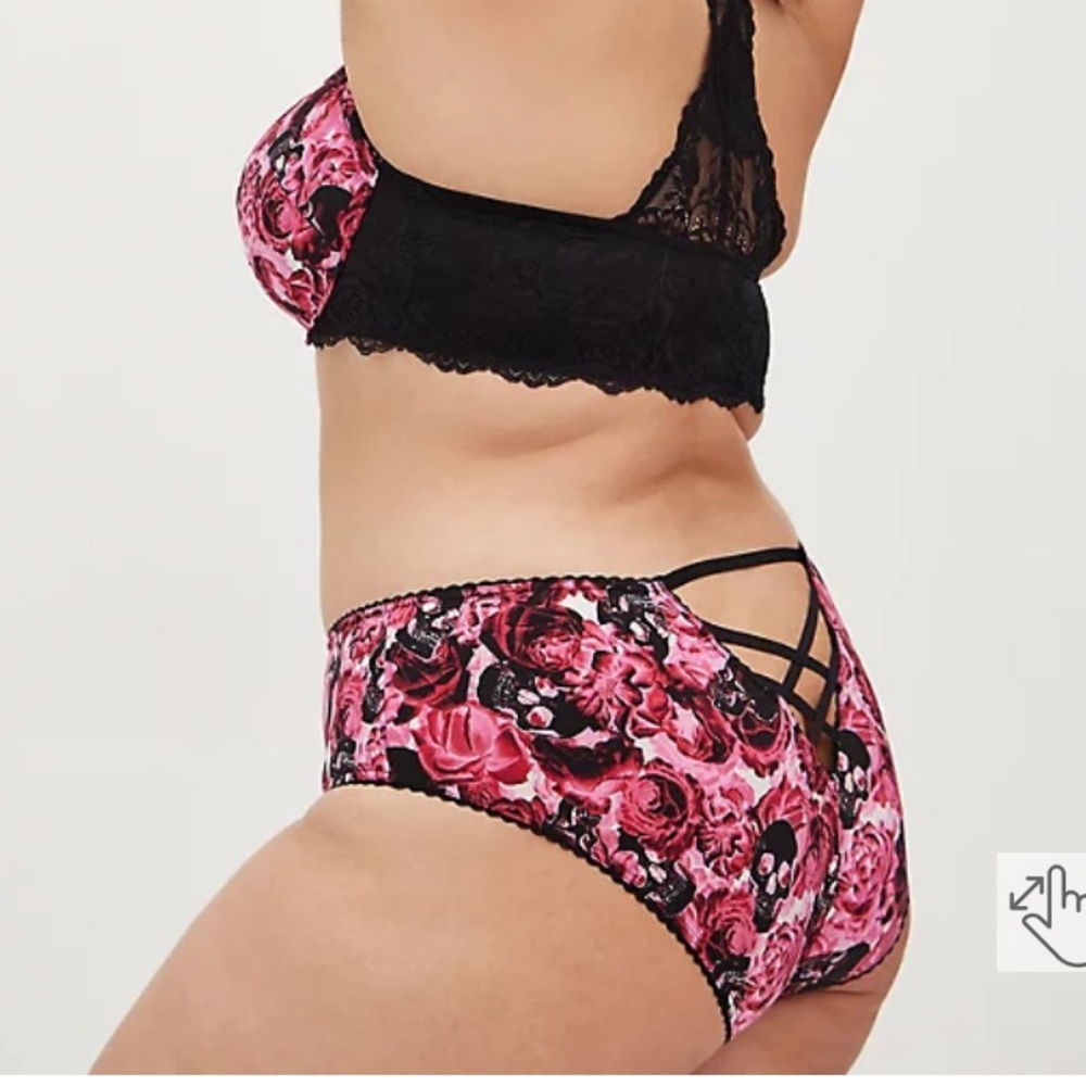 LAST ONE Torrid Size 3 Pink Roses & Skulls Caged Back Nylon Hipster Panty NWT